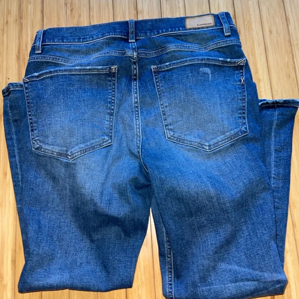 Express Cropped Bell Flare High Rise Jean - Picture 6 of 6